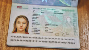  У Запоріжжі з кожним місяцем зростає попит на біометричні паспорти 