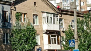 В Запорожской области 17-летняя девушка хотела прыгнуть с крыши