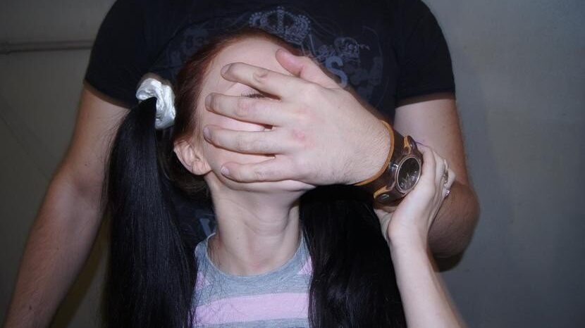 В Запорожье педофил изнасиловал в подъезде 12-летнюю девочку: суд вынес приговор