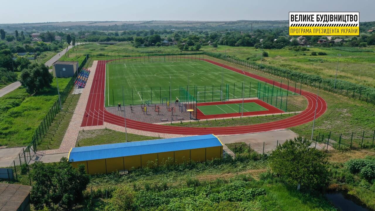 У Запорізькій області за 17 мільйонів побудували футбольний стадіон: як він виглядає, – ФОТОРЕПОРТАЖ