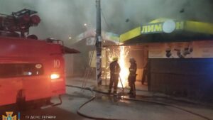 В Запорожской области одновременно загорелись несколько киосков, - ФОТО