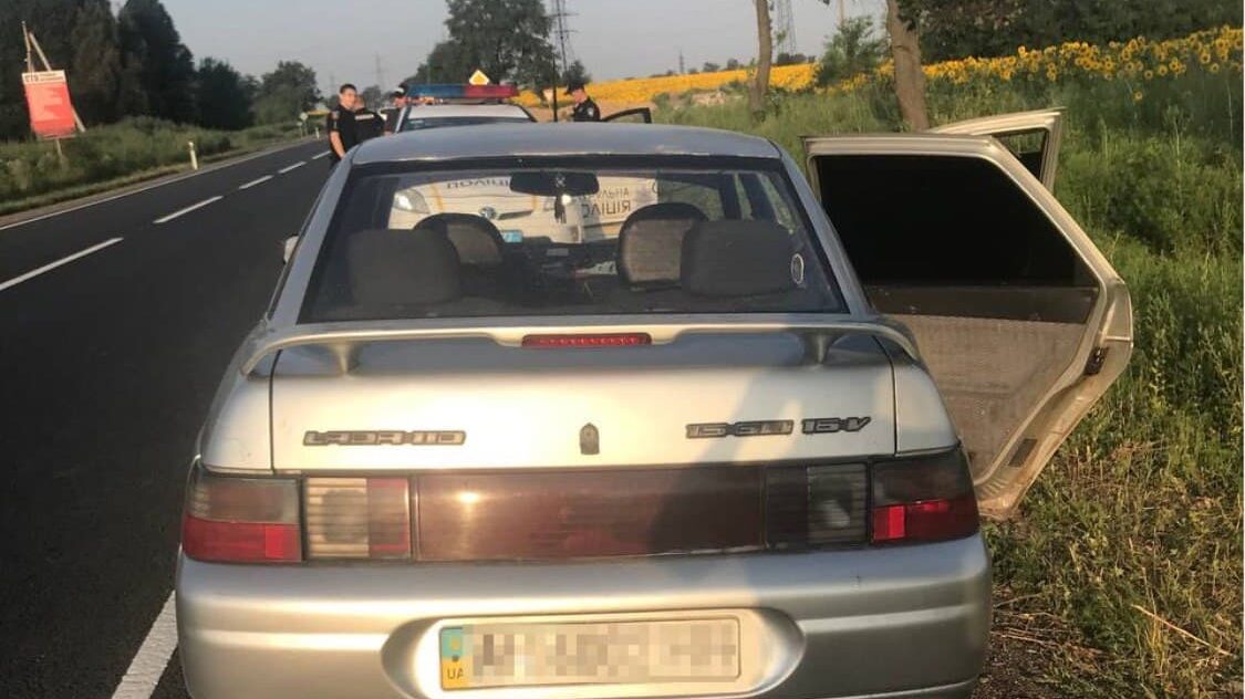 Водій не встиг помітити викрадення машини: в Запоріжжі патрульні оперативно затримали автокрадіїв