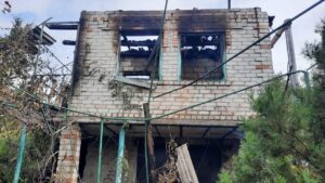 В Запорізькій області згорів будинок: пожежу гасили 14 рятувальників
