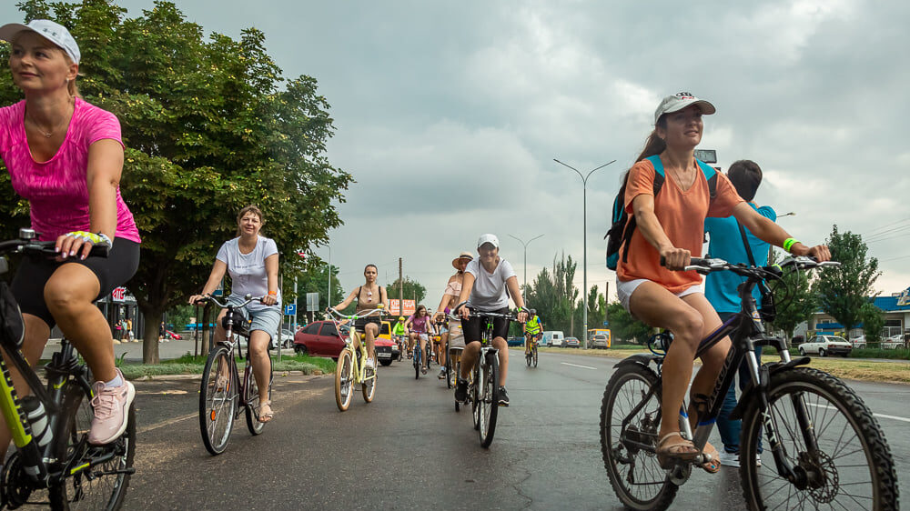 В Бердянске провели парад девушек на велосипедах, – ФОТОРЕПОРТАЖ