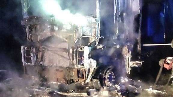 В Запорожье полностью сгорел грузовик