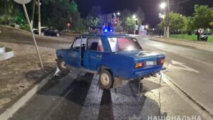 В Запорожской области водитель легковушки сбил на тротуаре троих пешеходов