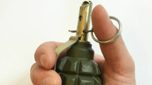 В Запорожской области пенсионер подорвал гранату у себя в руках