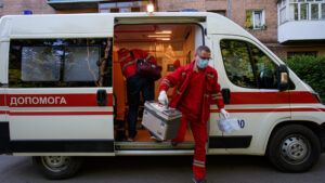 У Запоріжжі під час прибирання серйозно постраждала жінка: її госпіталізували до лікарні 