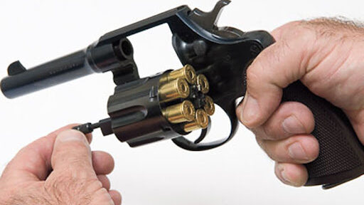 У Запорізькій області пенсіонер вистрілив в пасинка з револьвера 40-х років