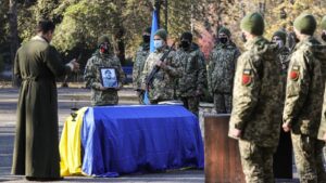 У Запоріжжі попрощалися з бійцем, який загинув від ворожої кулі на Донбасі, - ФОТО