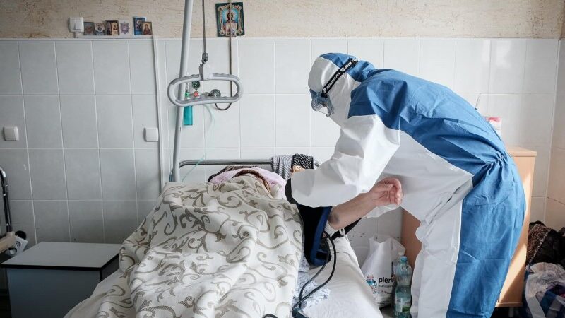 В запорожских больницах создают дополнительные места для пациентов с ковидом