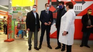 У Запоріжжі відкрили три нові центри вакцинації: їх роботу особисто перевірив міністр охорони здоров'я, - ФОТО