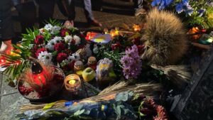 Близько сотні запоріжців вшанували пам'ять загиблих у Голодоморах, — ФОТОРЕПОРТАЖ