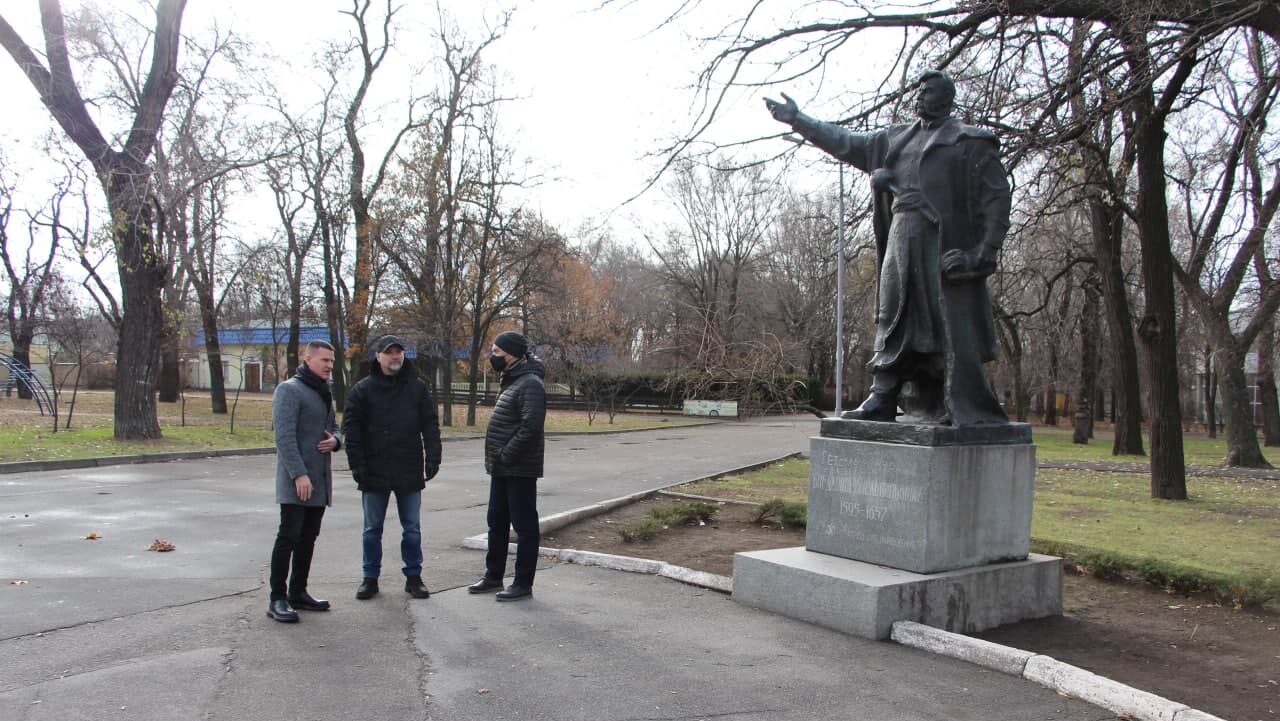 В Запорожье предлагают перенести памятник Богдану Хмельницкому: варианты локаций
