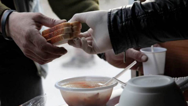 У трьох районах Запоріжжя відкрили пункти гарячого харчування для безпритульних