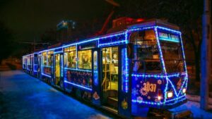 Запорожцам обещают продлить работу общественного транспорта в новогоднюю ночь