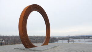 Арт-объект на запорожской Хортице вдохновил известного украинского художника на проведение фестиваля современного искусства