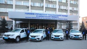 У Запоріжжі поліцейським вручили ключі від нових автомобілів Renault, - ФОТО