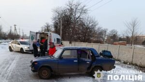 У Запорізькій області водій намагався роз'їхатися з вантажівкою та збив пішохода, - ФОТО 