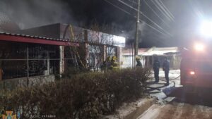 В Запорожской области в кафе произошел масштабный пожар в банкетном зале, - ФОТО