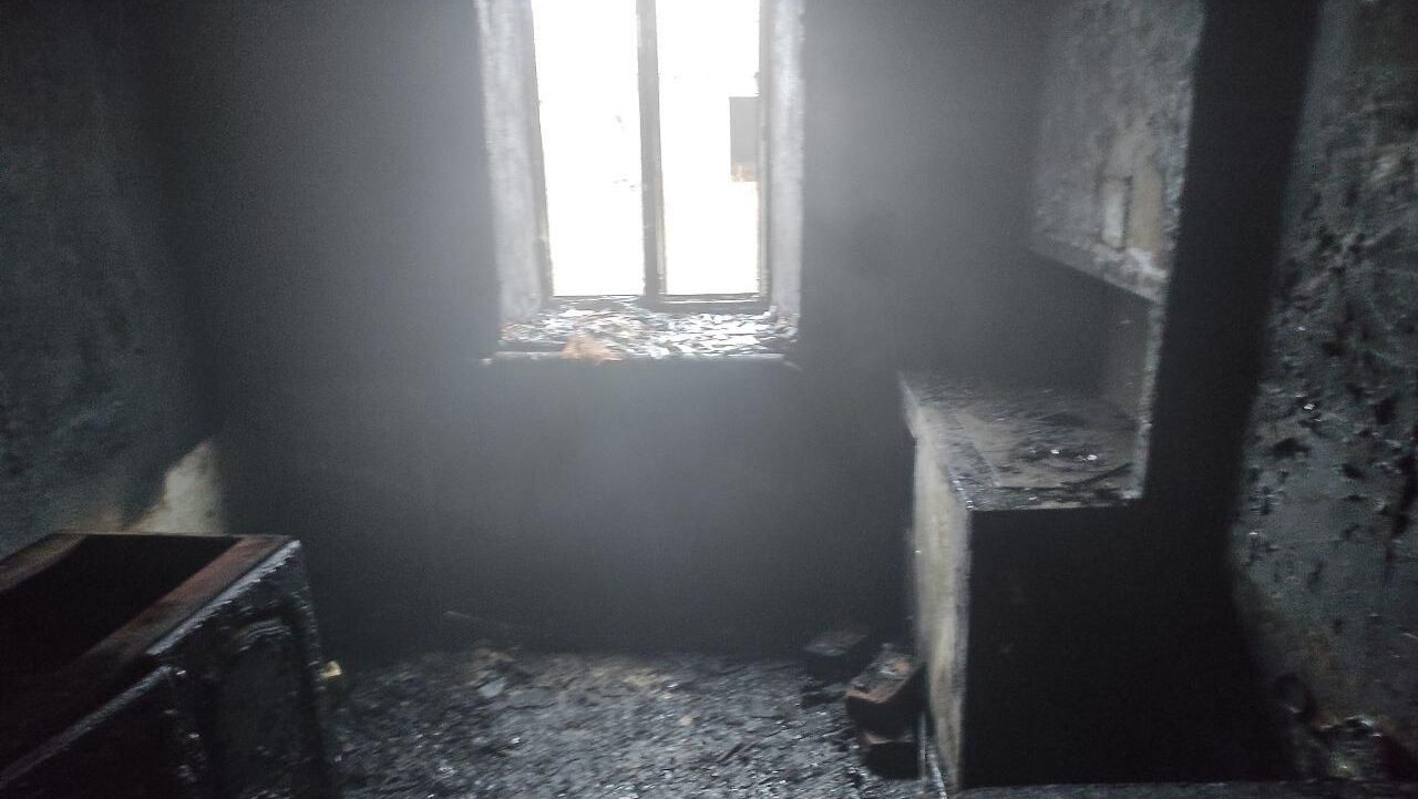 В Запорожской области в частном доме произошел пожар: пострадал человек