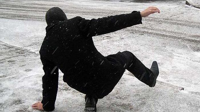 В Запорожской области серьезно пострадал мужчина, поскользнувшись на льду