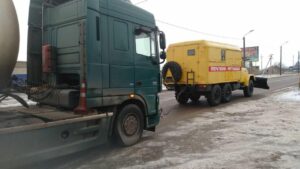 На дорогах Запорожской области в последний день года 15 автомобилей застряли в снегу, – ФОТО