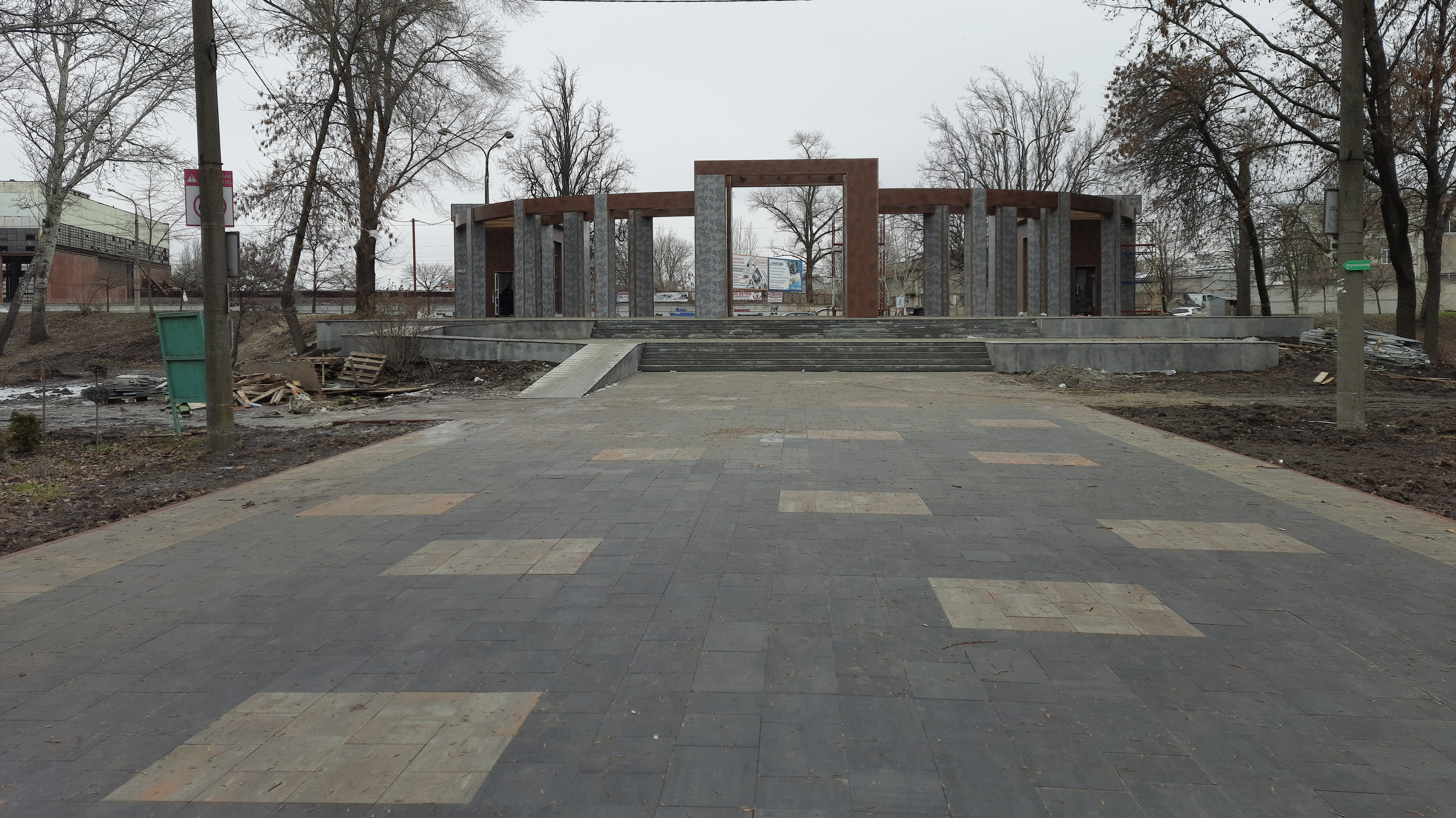 У Запоріжжі завершили реконструкцію «Дубового гаю»: як тепер виглядає парк, – ФОТОРЕПОРТАЖ