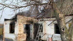 У Мелітопольському районі в приватному будинку сталась велика пожежа, — ФОТО