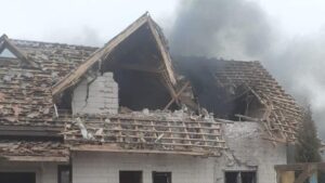 У Мелітополі снаряд потрапив в два будинки: є постраждалі, – ФОТО