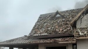 У Мелітополі внаслідок обстрілів загинула людина: пошкоджено понад 10 приватних будинків