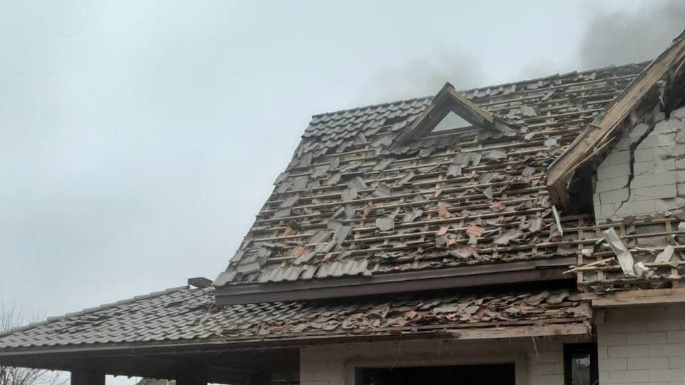 В Мелитополе в результате обстрелов погиб человек: повреждено более 10 частных домов