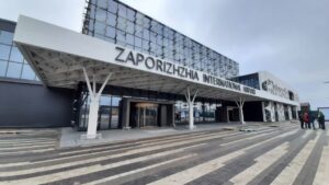 Запорожский аэропорт продолжает работать в обычном режиме: рейсы летают по расписанию