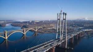 Глава Запорожской области лично проверил, сколько минут занимает проезд по новому мосту, - ВИДЕО