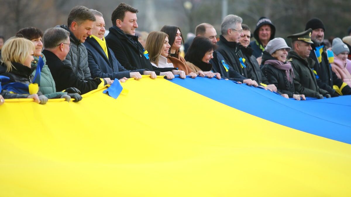  Як проходить Всеукраїнський флешмоб єдності у Запоріжжі, - ФОТО, ВІДЕО 