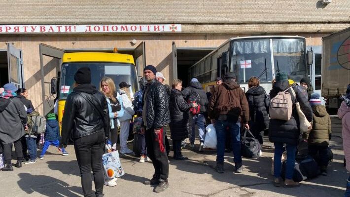 Гуманітарна колона нарешті потрапила з Запоріжжя до Мелітополя: місцеве населення має змогу евакуюватися