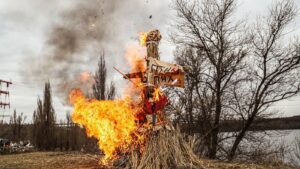 В последний день Масленицы в Запорожье сожгли чучела Путина и Лукашенко, — ФОТО