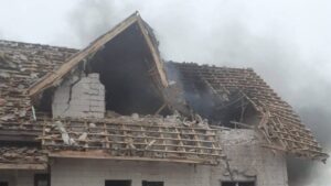 У Мелітополі та Мелітопольському районі ворожими обстрілами зруйнували понад 90 будинків