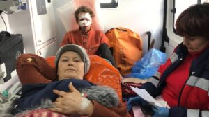 В Запорожской области оккупанты обстреляли две гражданские машины: ранены шесть человек, в том числе дети, – ФОТО