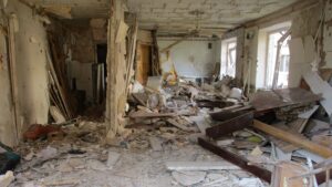 Жительница Запорожской области показала уничтоженную российскими оккупантами квартиру в Гуляйполе