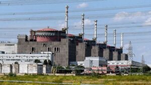 После обстрелов возобновили поврежденную высоковольтную линию Запорожской АЭС