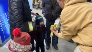 Из Мариуполя в Запорожье продолжают прибывать переселенцы: в каждом населенном пункте для них организована помощь