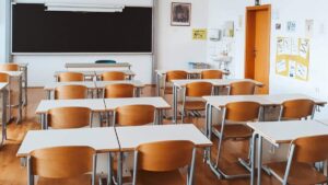 У Запорізькій ОВА озвучили наміри відновити навчання у школах з 1 вересня 