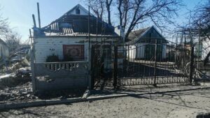 В Запорожской области оккупанты обстреляли жилые дома и исправительную колонию