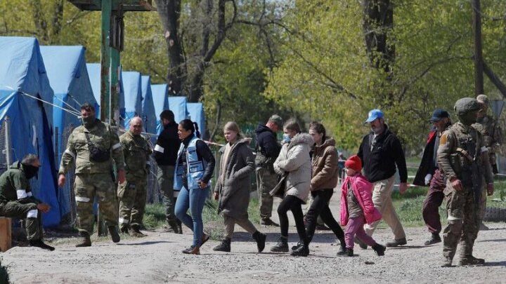 Біля Бердянська чекають на евакуацію майже дві тисячі маріупольців