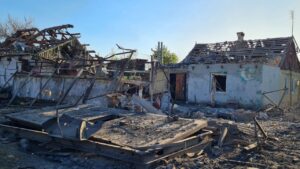 Під Запоріжжям російські окупанти обстріляли село: зруйновано близько 20 будинків, – ФОТО 