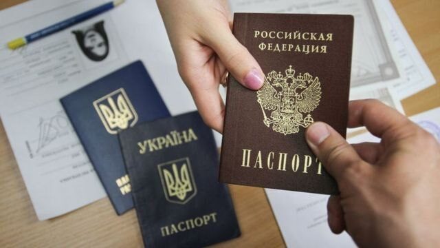 Люди втрачають свідомість у чергах за російськими паспортами: у Запорізькій області окупанти посилили паспортний терор