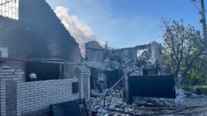 От домов остались только стены: видео последствий ракетного обстрела частного сектора Запорожья