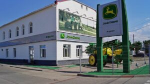 В Мелитополе российские оккупанты захватили офис дилера сельхозтехники