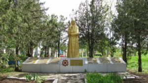 У Запорізькій області окупанти зруйнували пам'ятник на братській могилі часів Другої світової війни